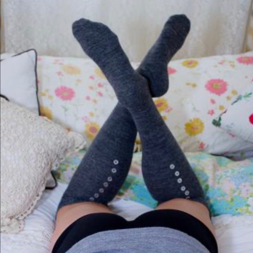 Grey Alpaca Leaves Thigh High Socks - Picture 3 of 11